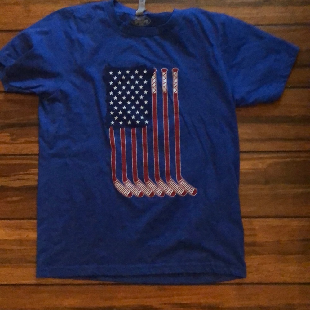 Hockey T Shirt Size Large 10-12
